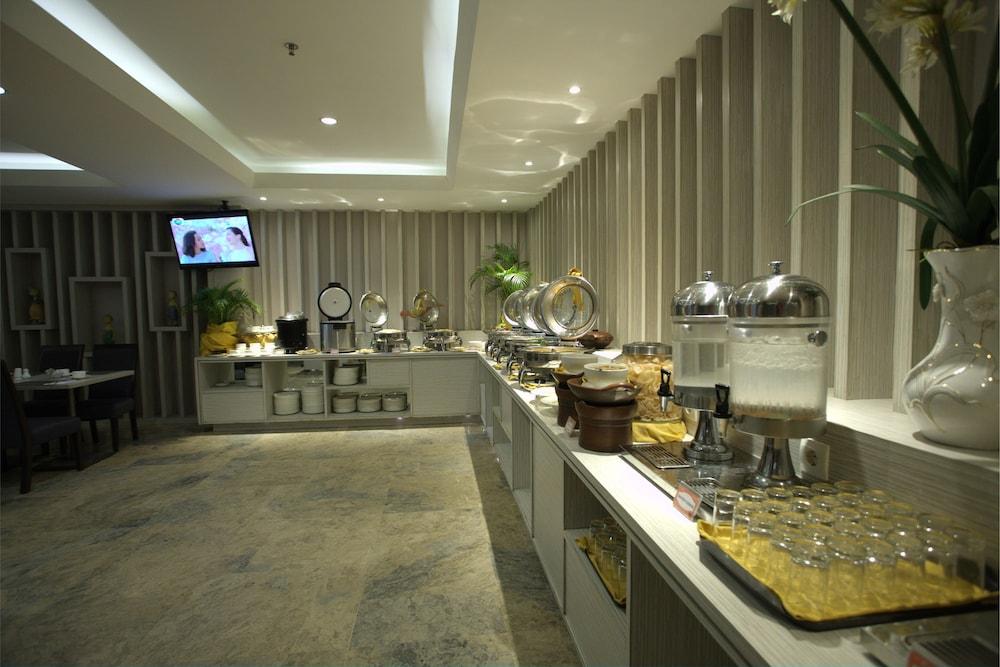Tjokro Hotel Pekanbaru Exterior foto