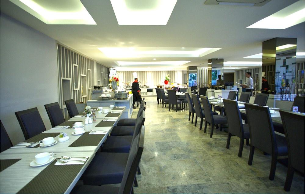 Tjokro Hotel Pekanbaru Exterior foto